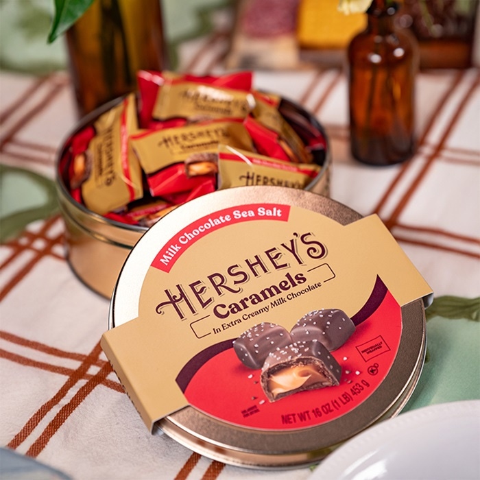 HERSHEY'S Caramels Tin