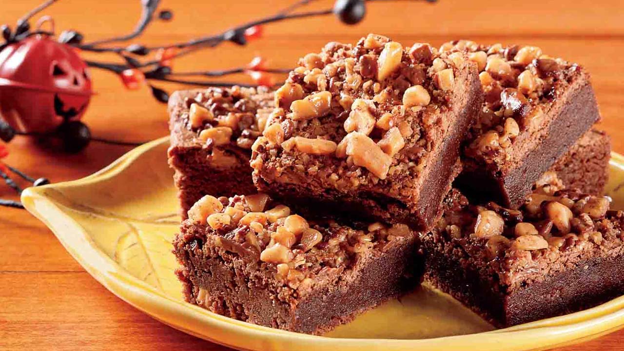 Plateau de brownies Hershey's Chipits Skor fraîchement préparés