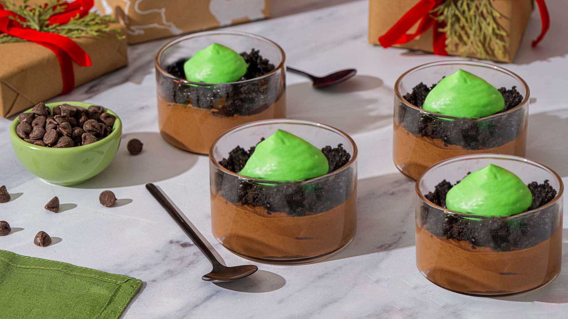 coupes de mousse au chocolat a la menthe