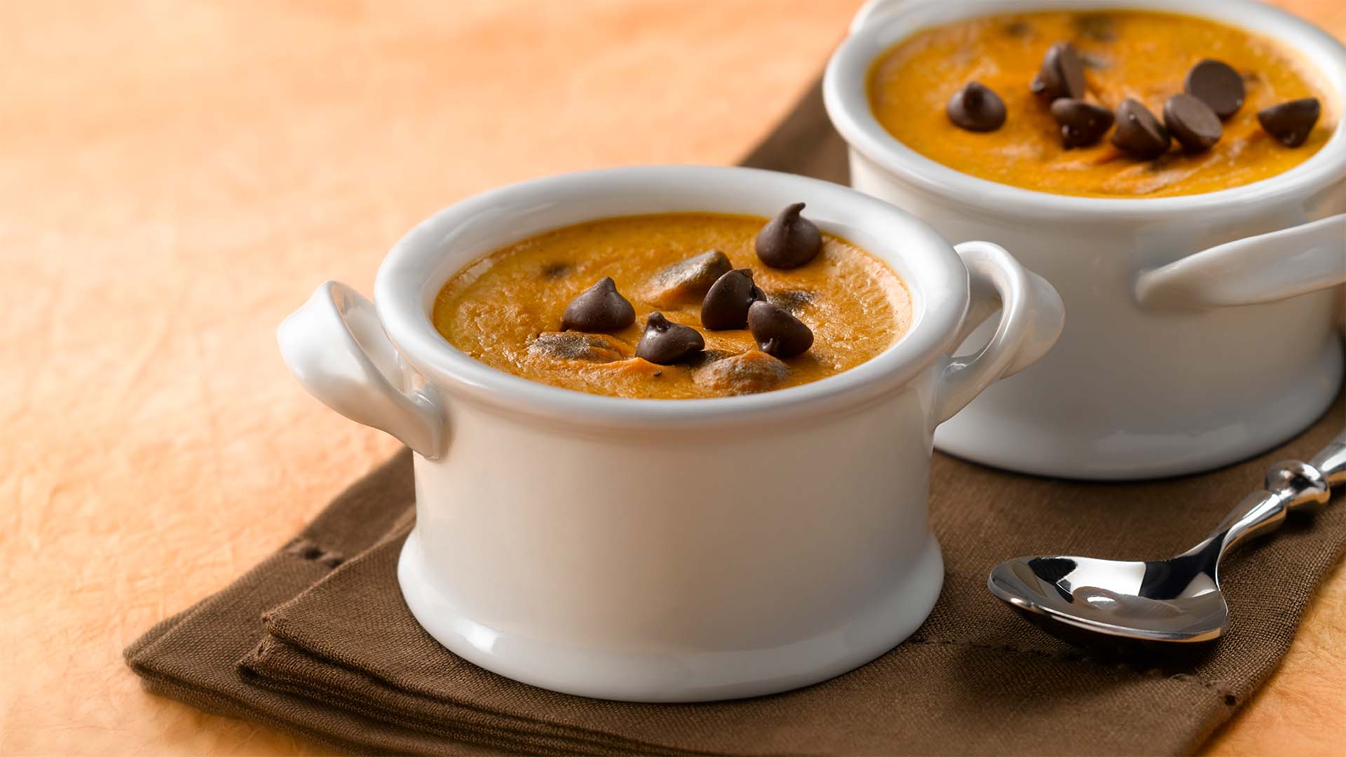 pots de creme a la citrouille et aux brisures de chocolat