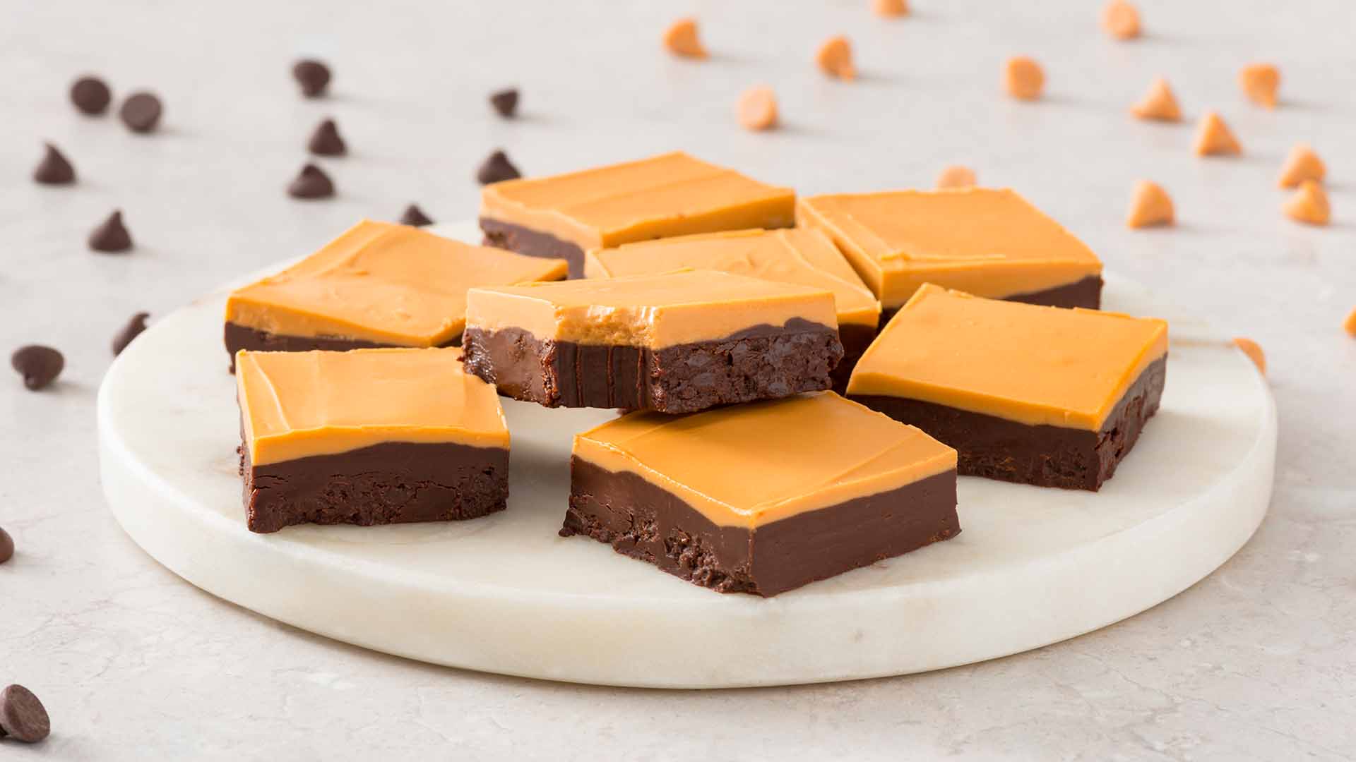 https://www.hersheyland.ca/content/dam/hersheyland_canada/fr_ca/recipe/recipe-images/recette-fudge-chocolat-caramel-beurre-chipits.jpg