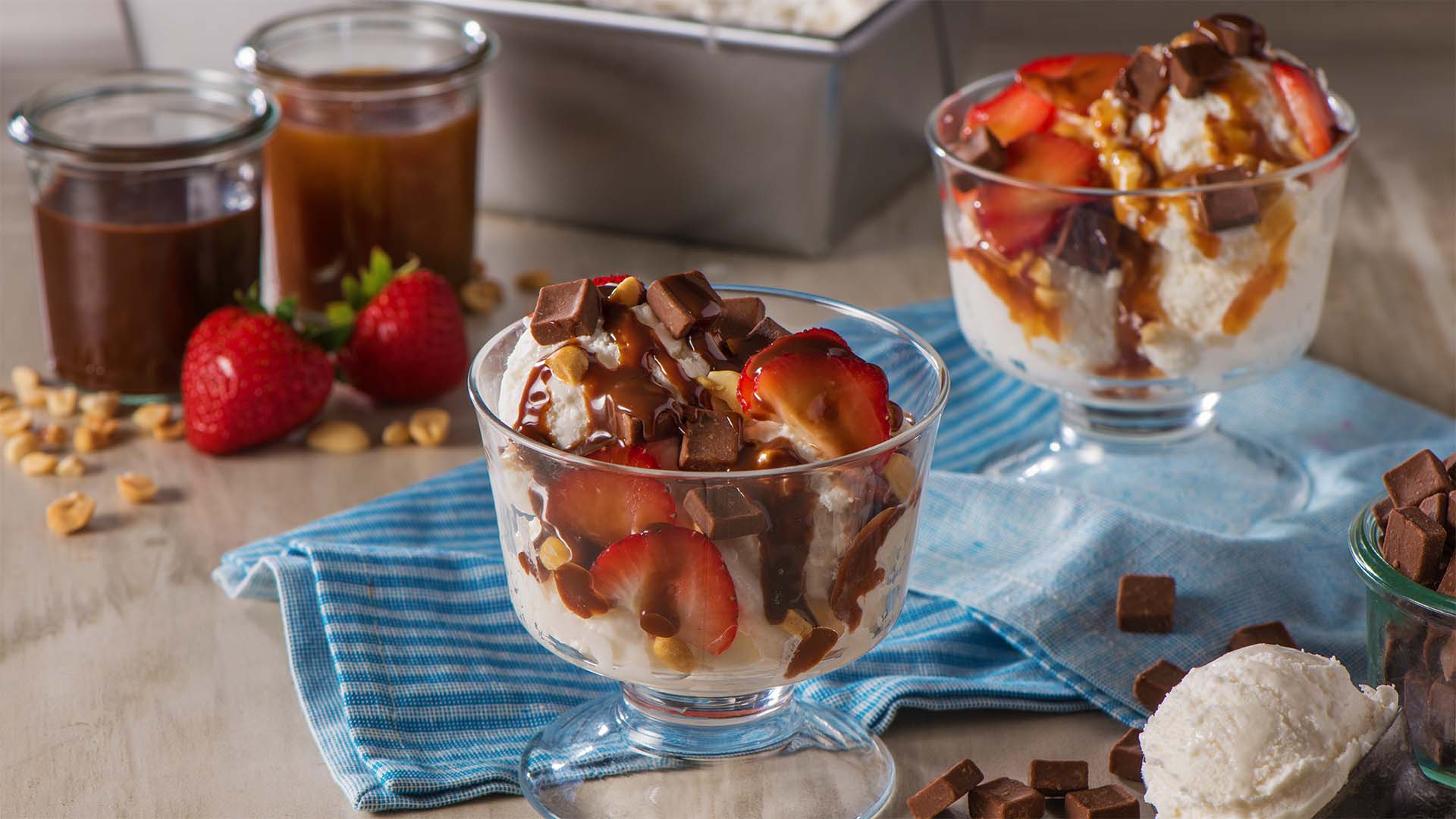 sundae au caramel brule et a la creme glacee au chocolat au lait hersheys